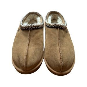 Men’s size 10 Ugg slippers